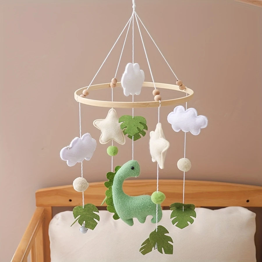 móbile para berço de bebé, com personagens feitos em feltro, cores pastéis - o poder do brincar e Noites Tranquilas: O Guia Definitivo para Fazer Seu Bebê Dormir Bem (e Você Finalmente Descansar!)